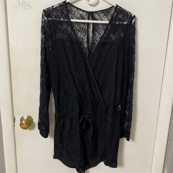 ♥️♥️Vintage Havana long sleeve lace romper - Picture 3 of 9